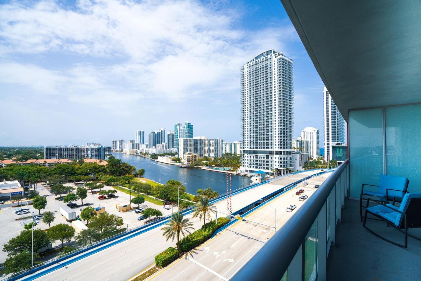 Beach Walk Hallandale Beach Extérieur photo