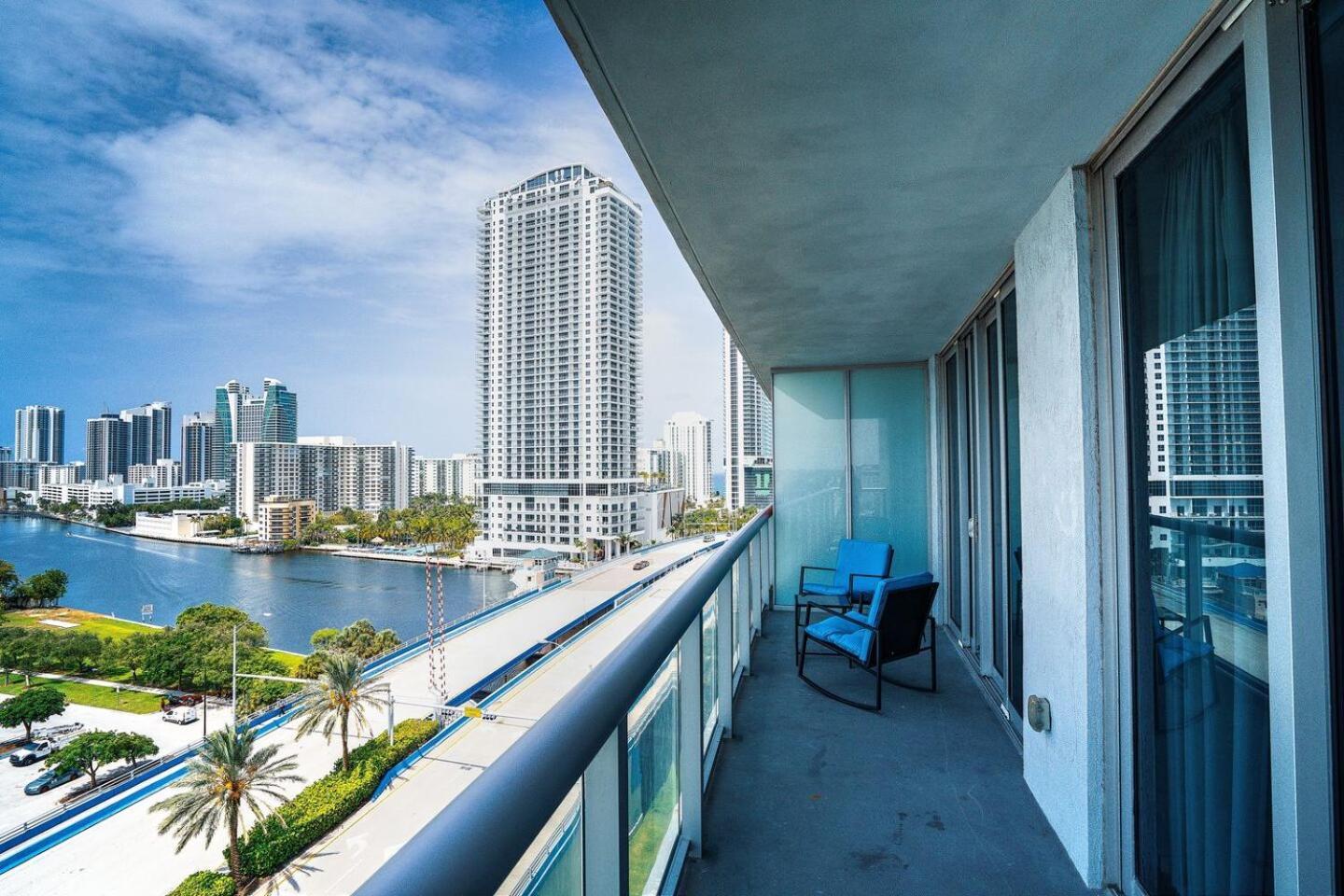 Beach Walk Hallandale Beach Extérieur photo